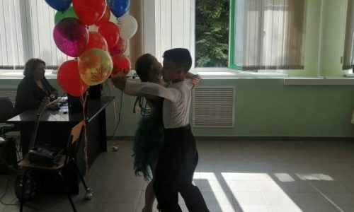 Проведение торжественной линейки, посвященной празднованию Дня знаний