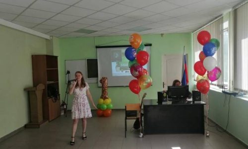 Проведение торжественной линейки, посвященной празднованию Дня знаний