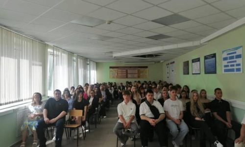 Проведение торжественной линейки, посвященной празднованию Дня знаний