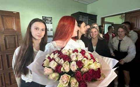 Проведение торжественной линейки, посвященной празднованию Дня знаний