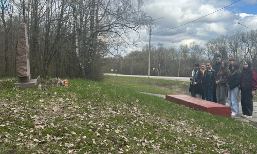 Реквием памяти «Возложение цветов к памятному кресту Жертвам геноцида XX века»